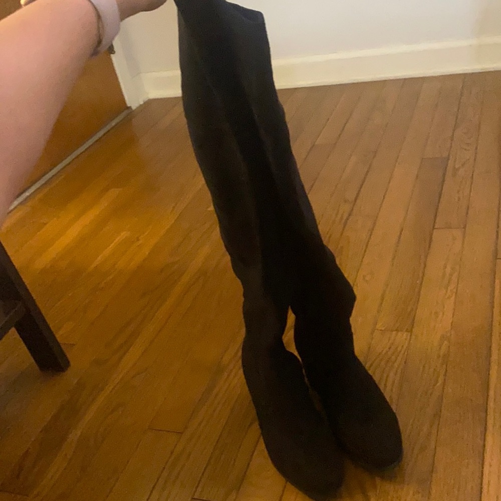 Block knee high zip up boots. Women’s size 8.